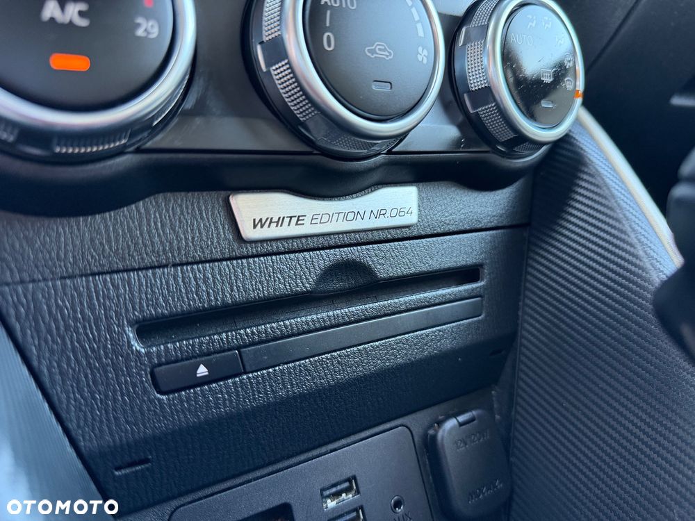 Mazda 2 SKYACTIV-G 90 White Edition - 15