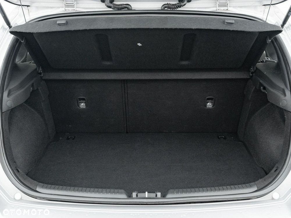 Hyundai i30 1.5 DPI Classic + - 24