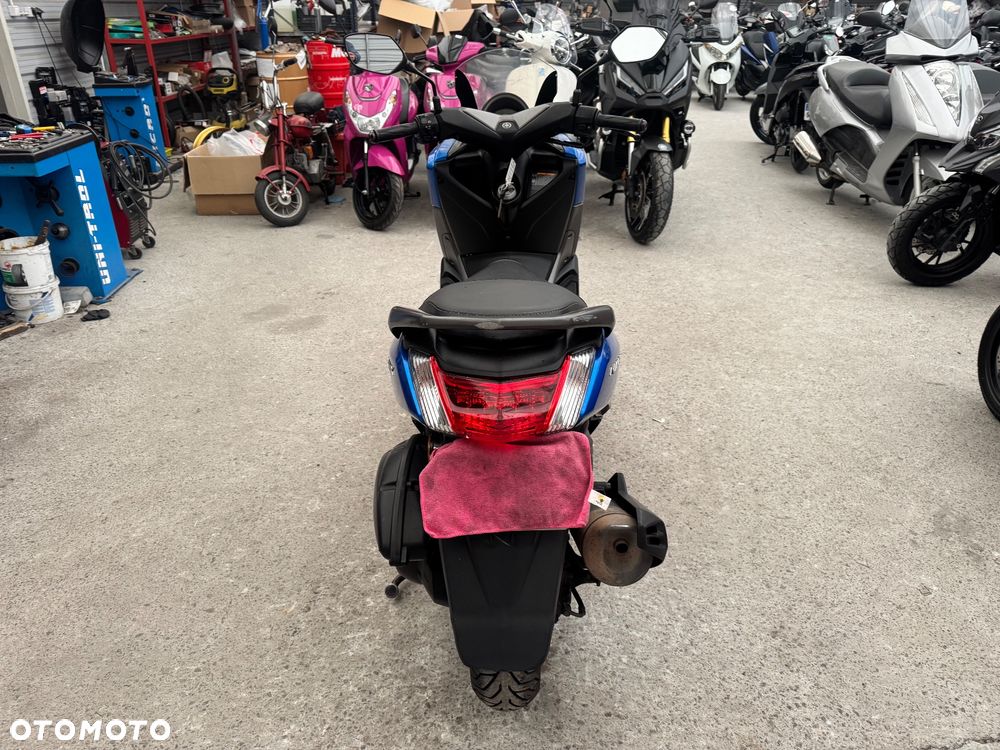 Yamaha NMAX - 6