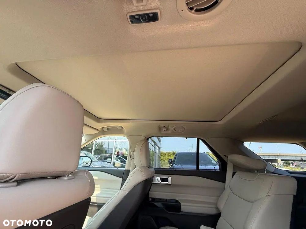 Ford Explorer EcoBoost Plug-in Hybrid ST-LINE - 14