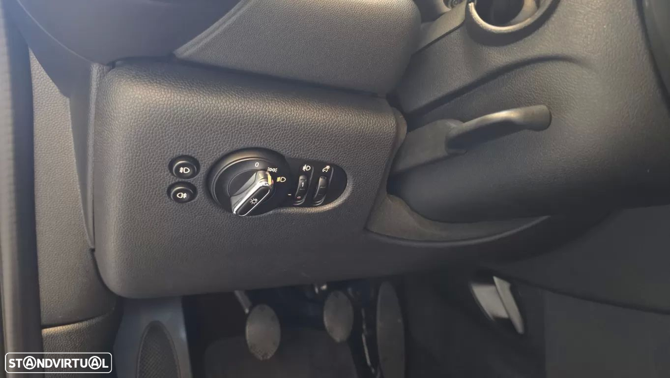 MINI 3 Portas One D - 34