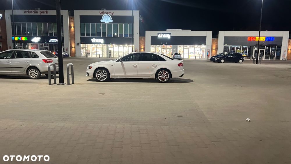 Audi A4 Limousine - 4