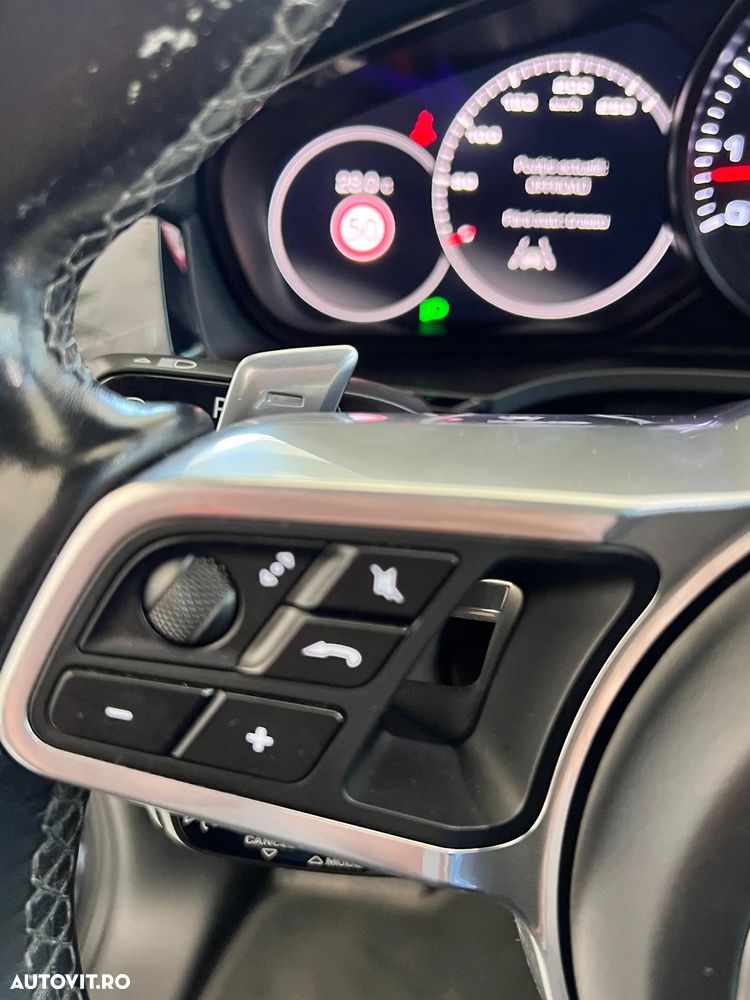 Porsche Cayenne - 20