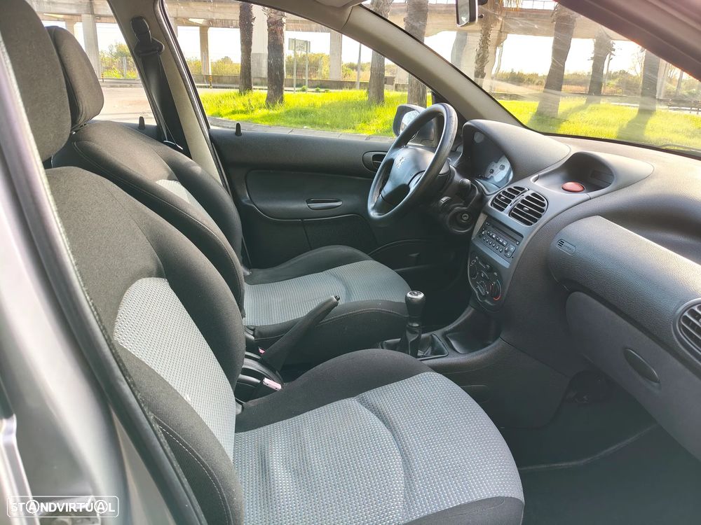 Peugeot 206 1.1 Color Line - 17