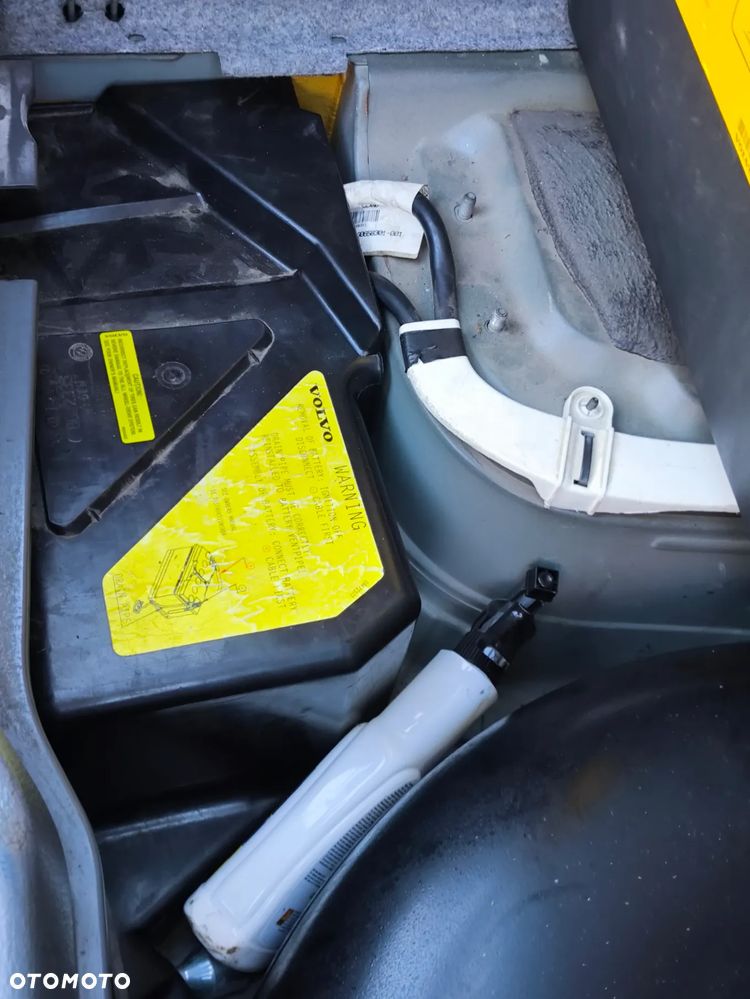 Volvo S60 2.5T Momentum - 25