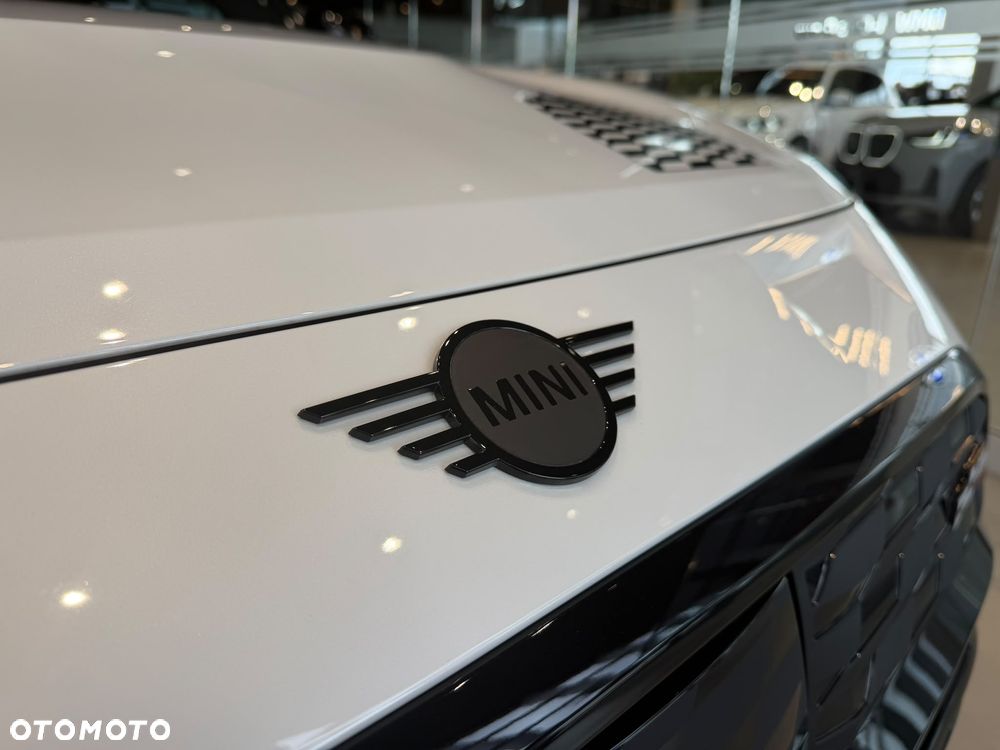 MINI Countryman SE ALL4 John Cooper Works Trim - 5