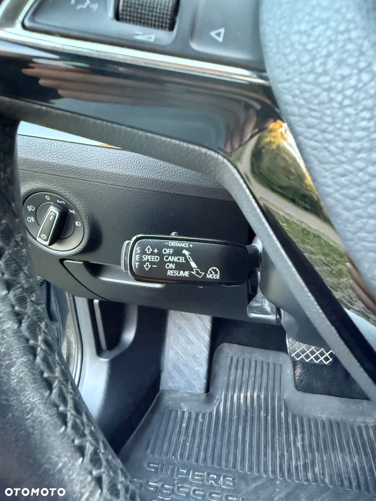 Skoda Superb 1.8 TSI L&K DSG - 20