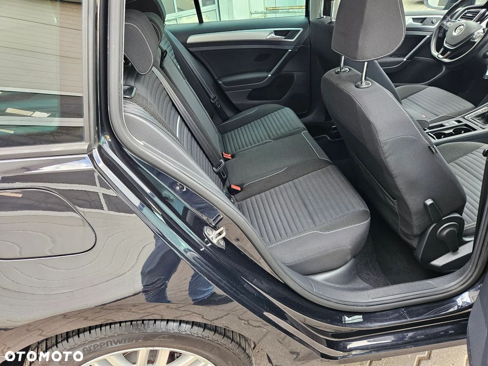 Volkswagen Golf 2.0 BlueTDI Cup - 11