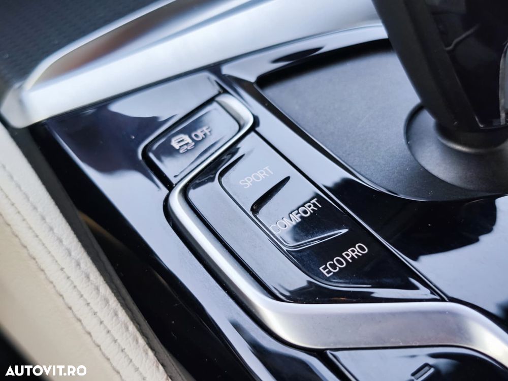 BMW Seria 5 530i xDrive AT MHEV - 22