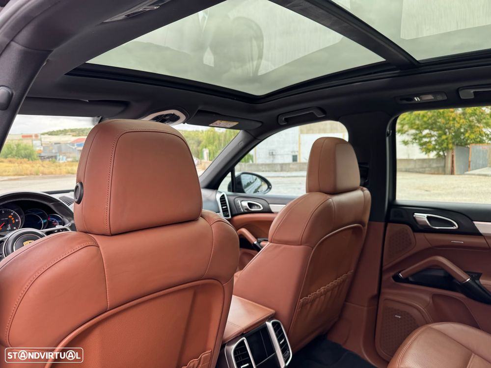 Porsche Cayenne Platinum Edition - 10
