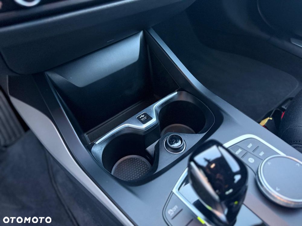 BMW Seria 1 118i Advantage - 19