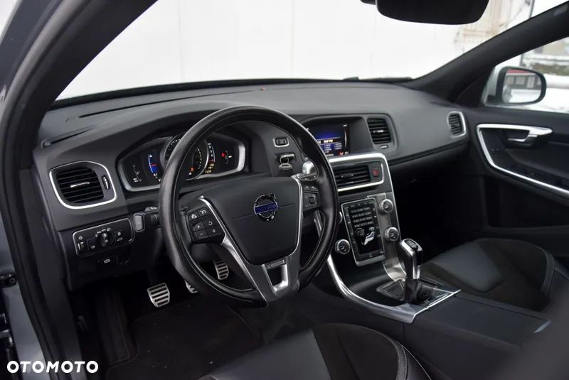 Volvo V60 D4 Drive-E R-Design Summum - 22