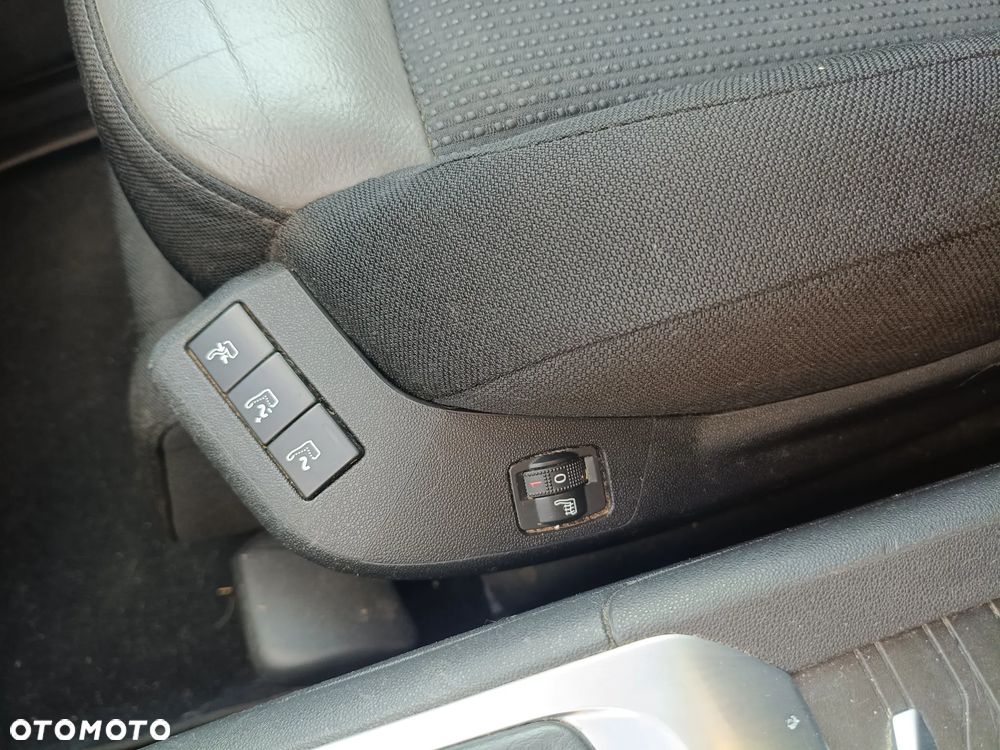 Citroën C4 2.0 HDi FAP Exclusive - 19