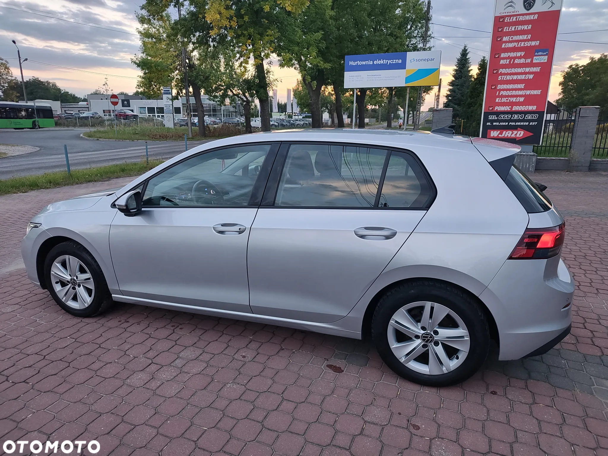 Volkswagen Golf VIII 2.0 TDI Style - 2