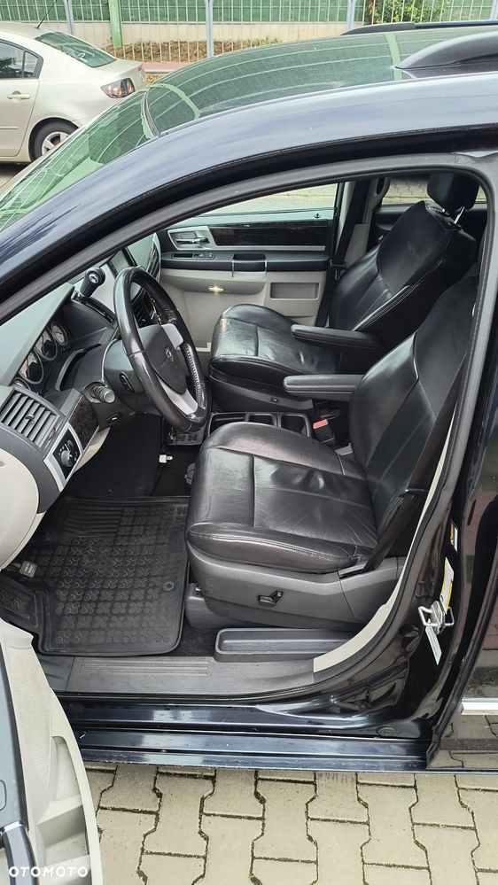 Dodge Grand Caravan - 3