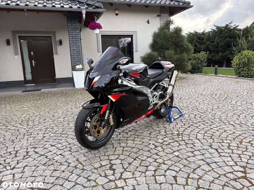 Aprilia RSV - 11