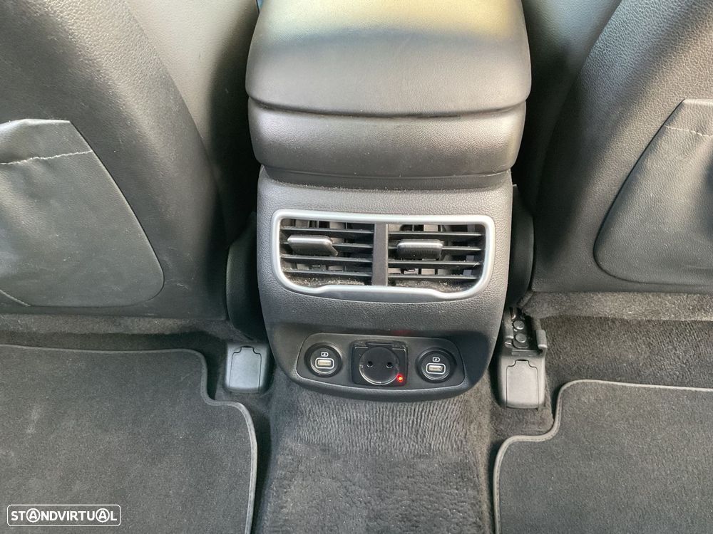 Hyundai Santa Fe 2.2 CRDi Vanguard+Luxury Pack - 54