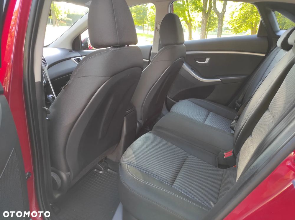 Hyundai i30 1.6 Comfort - 16
