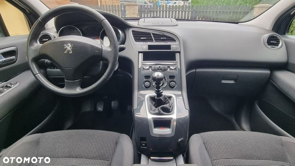 Peugeot 5008 - 10