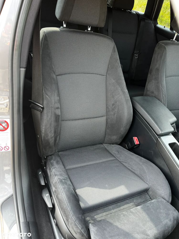 BMW Seria 3 318d Touring Sport Line - 17