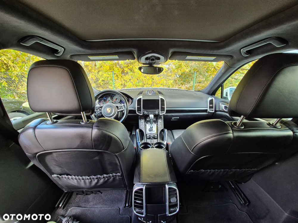 Porsche Cayenne - 26