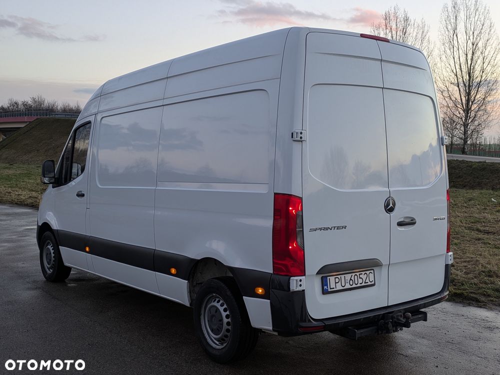 Mercedes-Benz Sprinter - 11