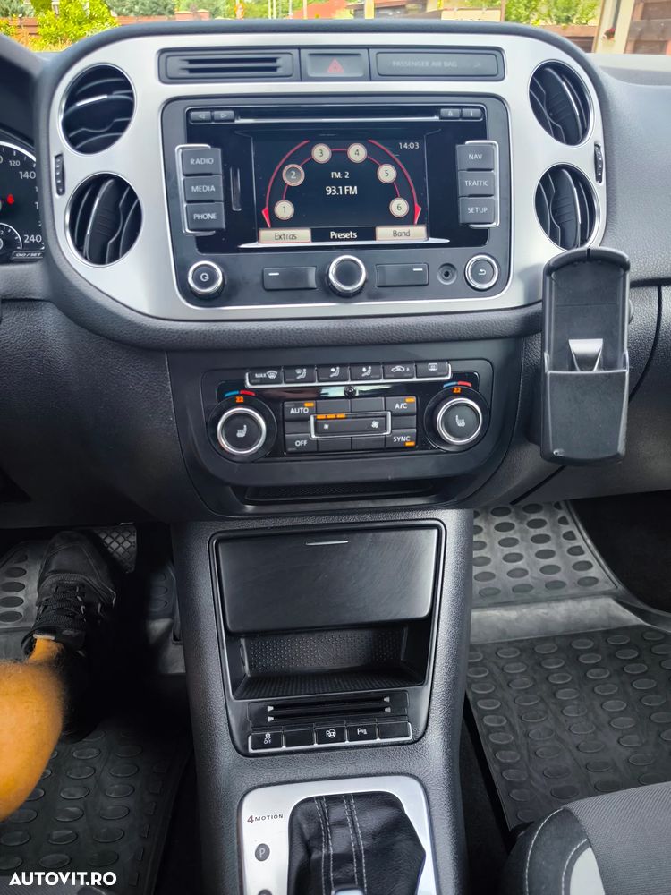 Volkswagen Tiguan 2.0 TDI 4Motion DSG Sport & Style - 13