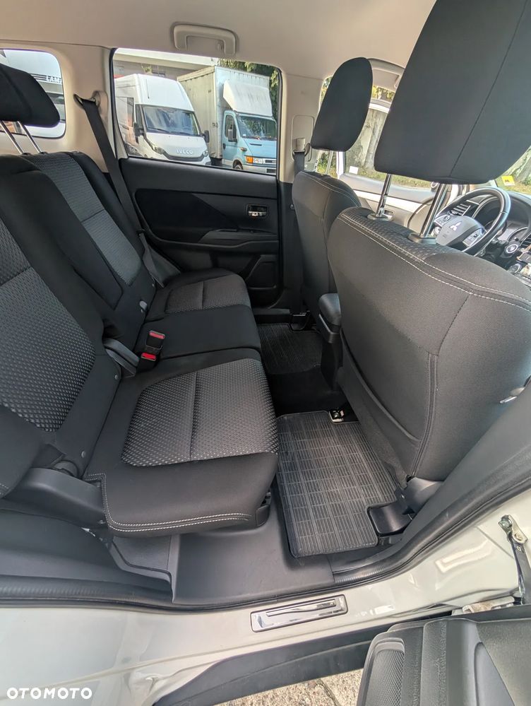 Mitsubishi Outlander 2.0 Intense + Navi 4WD CVT - 15