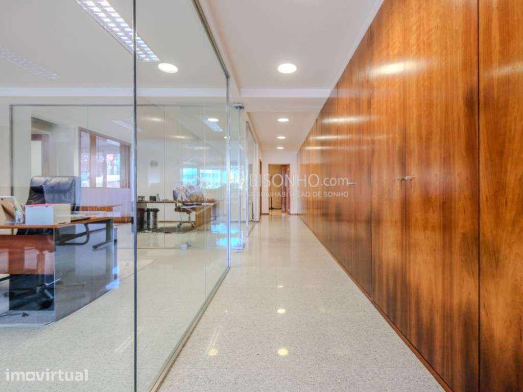 Andar Moradia T4+ Armazém | Guetim | Espinho - Grande imagem: 3/32