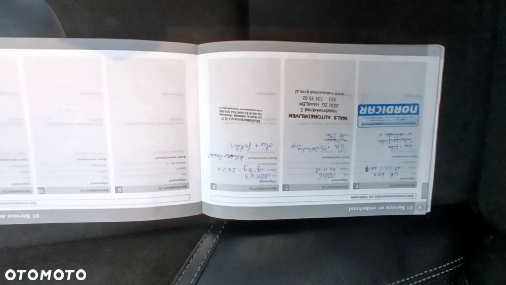 Volvo V40 D2 R-Design - 37