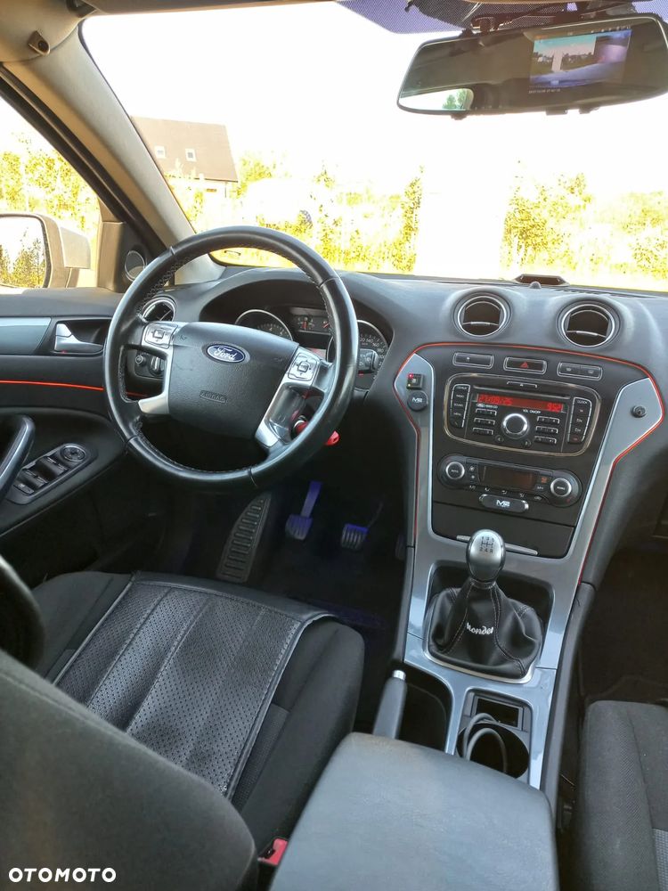Ford Mondeo 1.6 Ambiente - 11