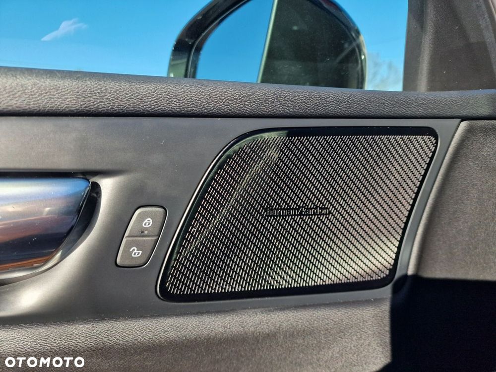 Volvo V60 D3 Geartronic Momentum Pro - 25