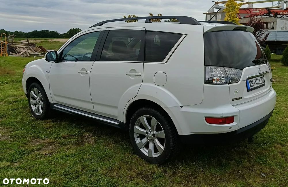 Mitsubishi Outlander 2.2 DI-D ClearTec 2WD Inform - 3