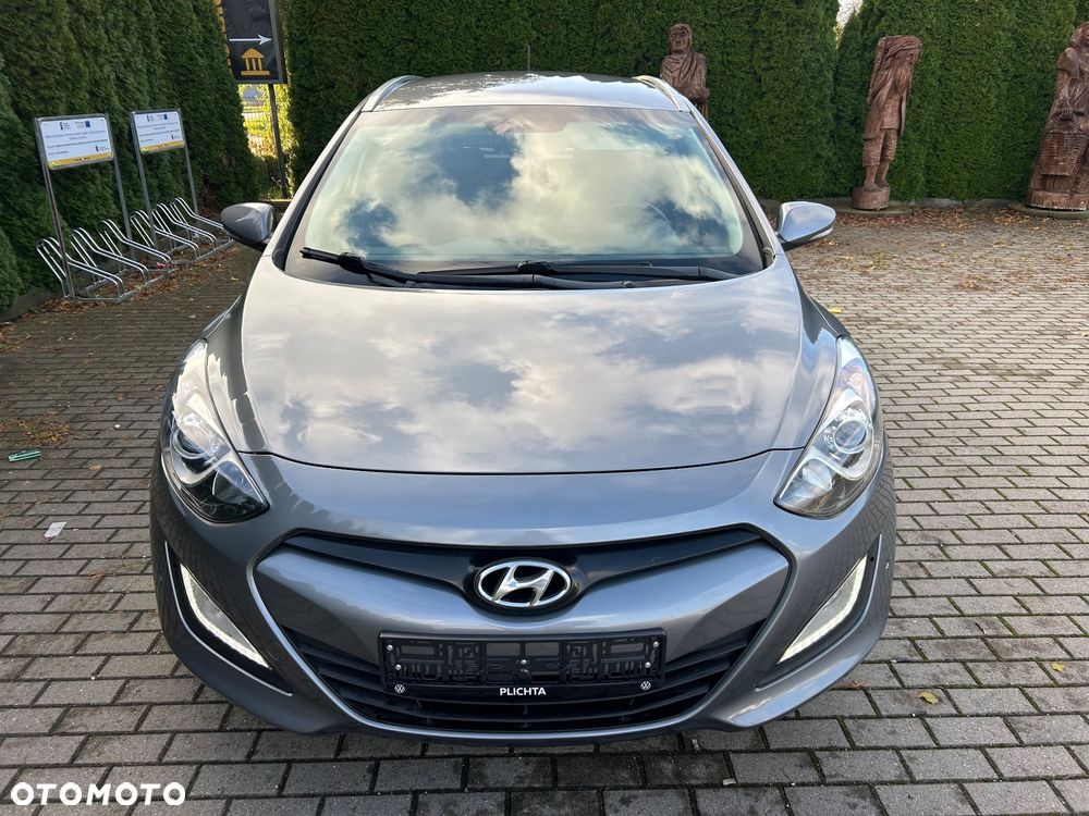Hyundai i30 1.6 CRDi Fifa World Cup Edition - 4