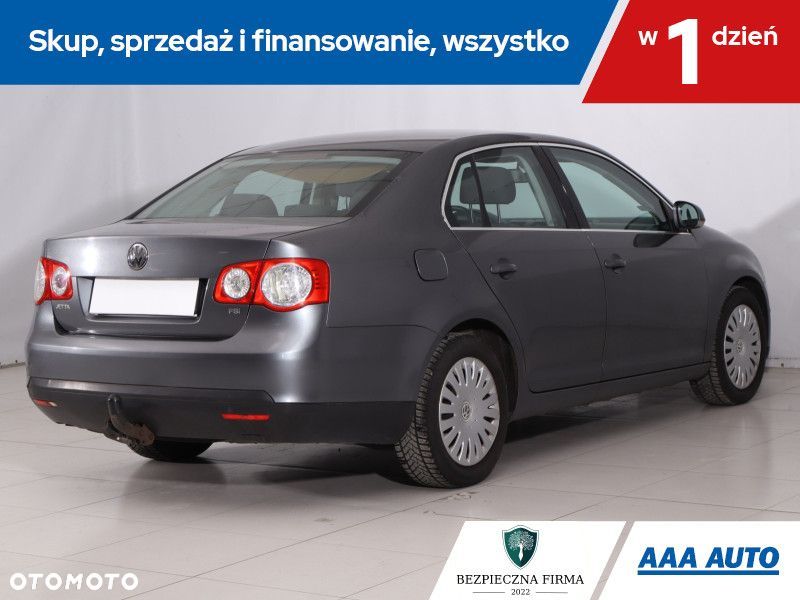Volkswagen Jetta - 6