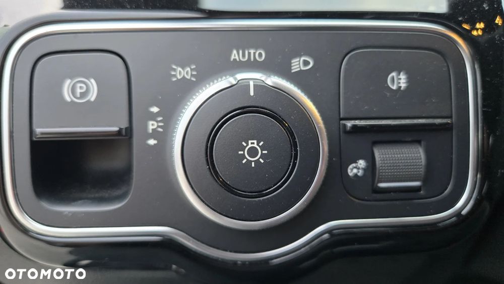 Mercedes-Benz CLA 250 E AMG Line 8G-DCT - 21