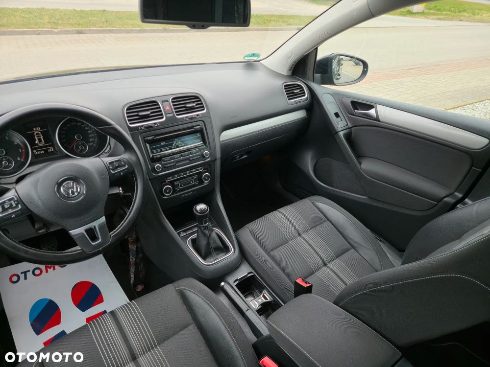 Volkswagen Golf - 10