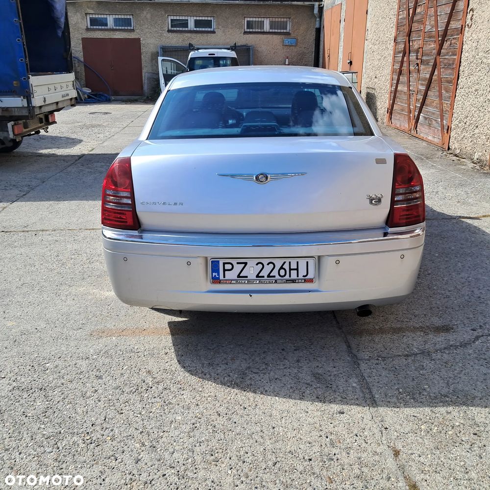 Chrysler 300C - 5
