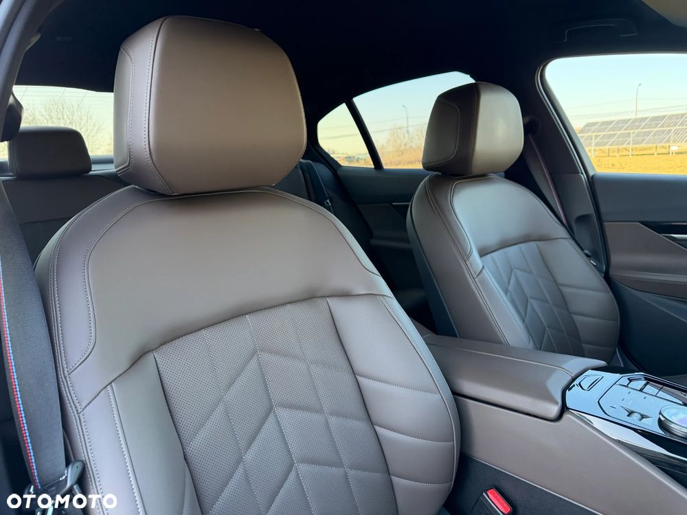 BMW Seria 5 ver-520d-xdrive-mhev-m-sport - 34