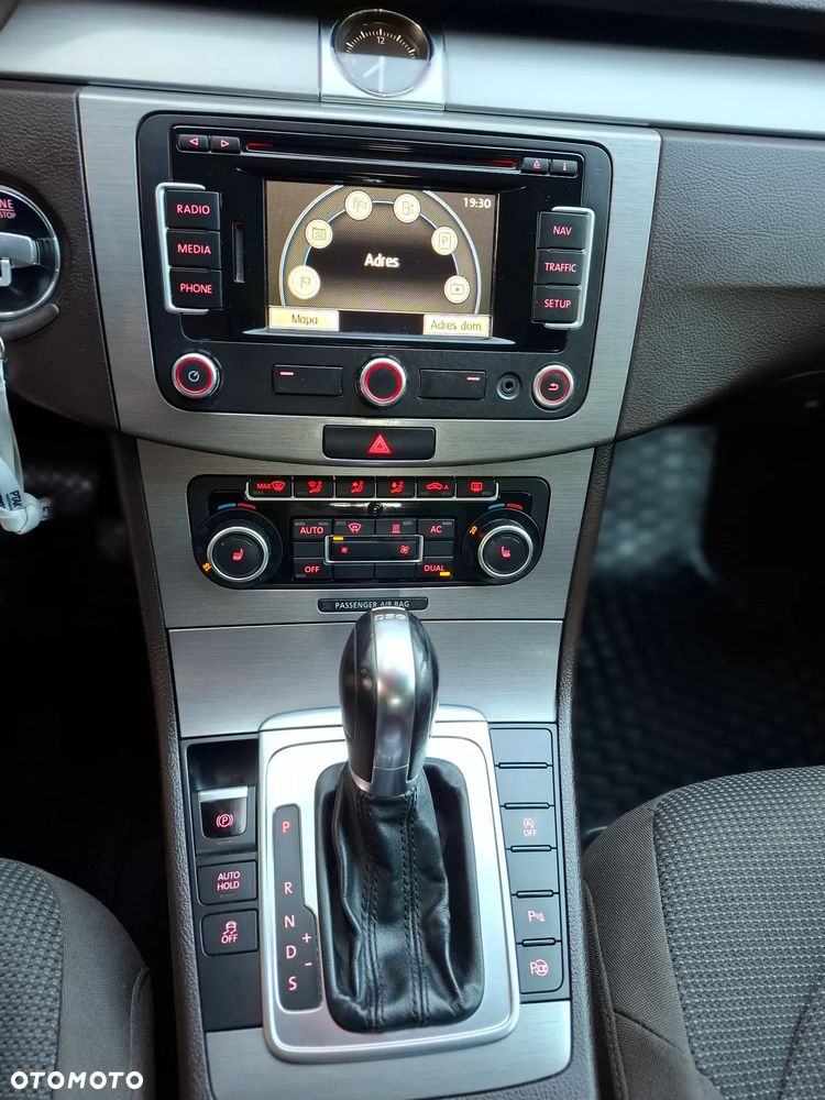 Volkswagen Passat 2.0 TDI DPF DSG Comfortline - 6