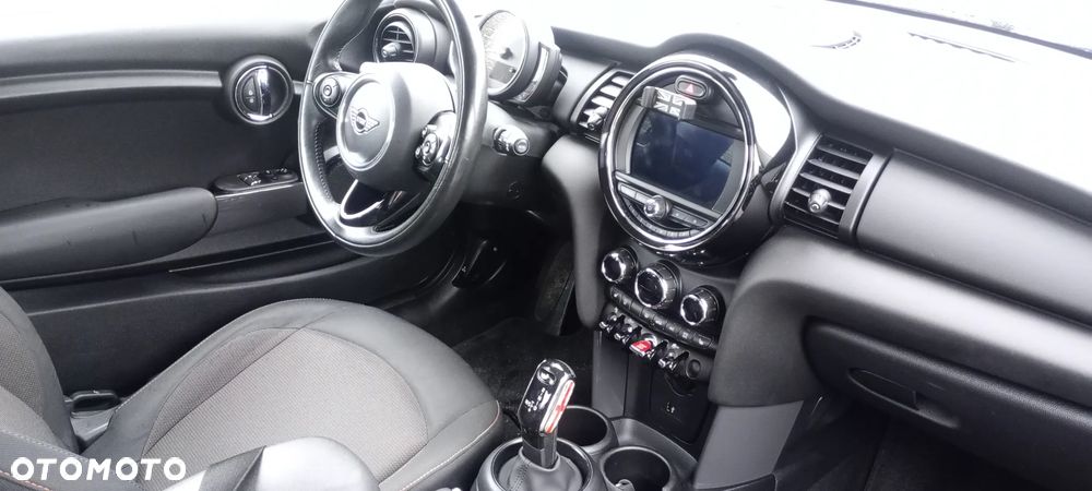 MINI ONE Essential Trim - 17