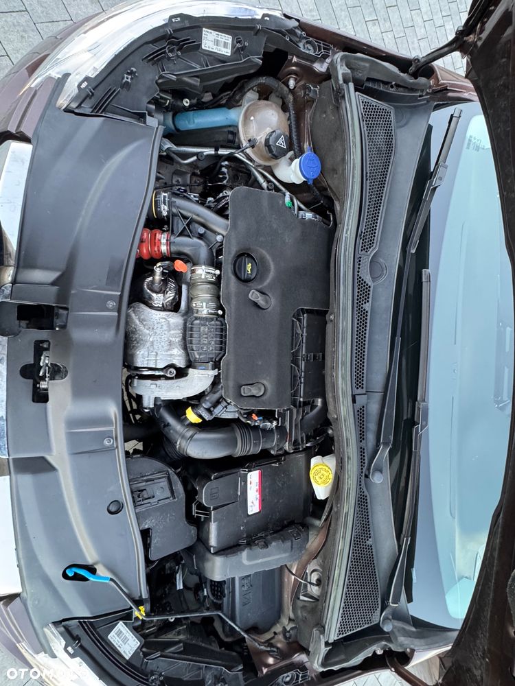 Peugeot 2008 1.6 e-HDi Allure S&S - 11