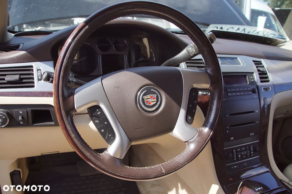 Cadillac Escalade 6.2 v8 Rok 2008 auto w całości na części tel. 692106889 silnik, maska, drzwi, lampa, skrzynia, lusterko, klapa, kierownica, lusterko, szyba - 15