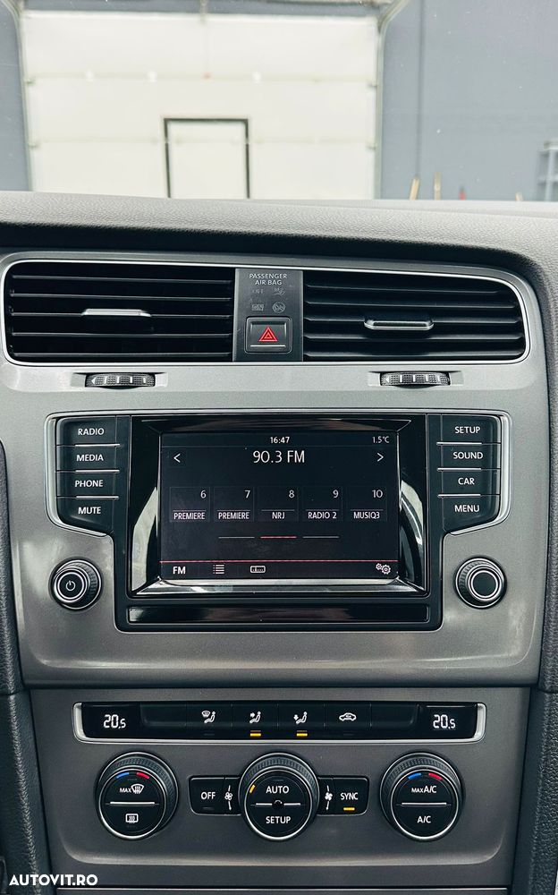 Volkswagen Golf 1.6 TDI BlueMotion Technology Comfortline - 25