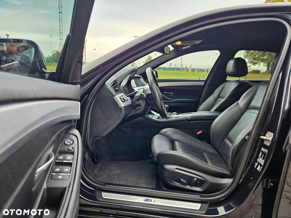 BMW Seria 5 520d M Sport - 15