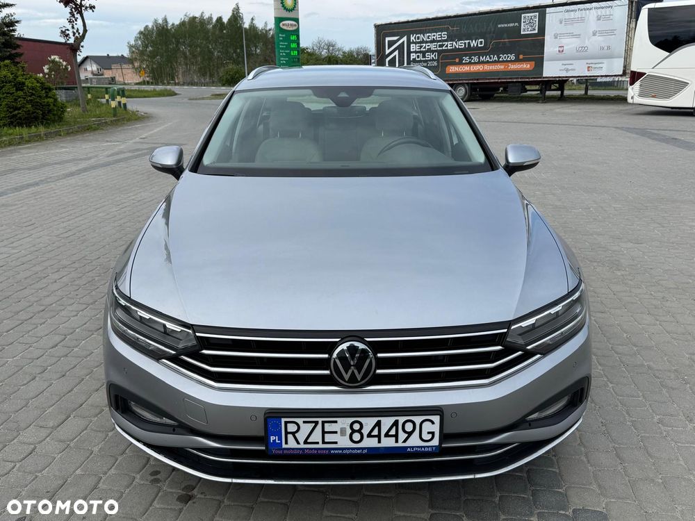 Volkswagen Passat - 11