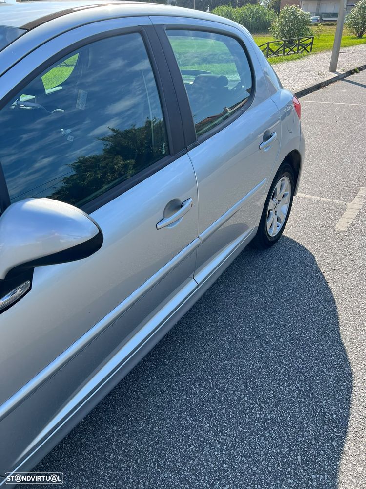 Peugeot 207 1.4 16V Active - 5