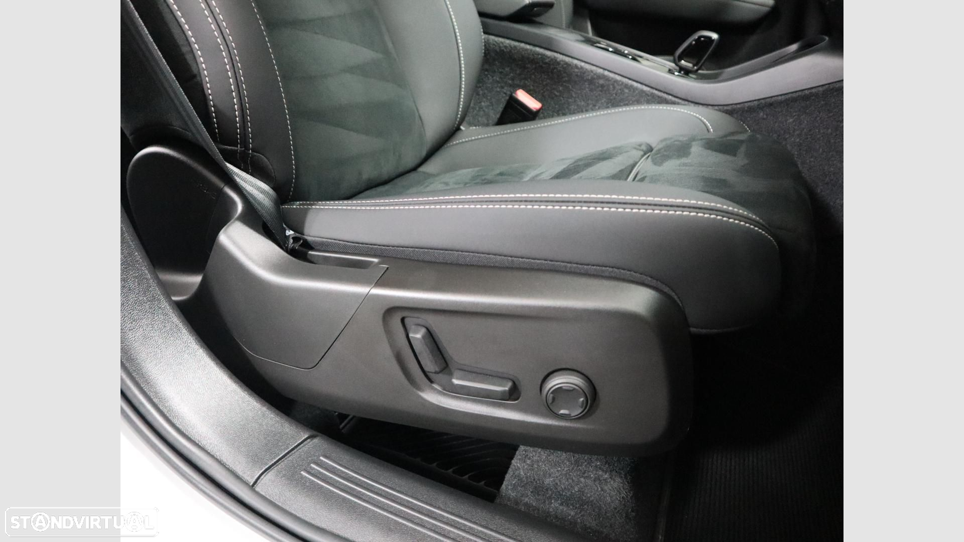 Volvo XC 40 1.5 T2 Plus Dark Auto - 13