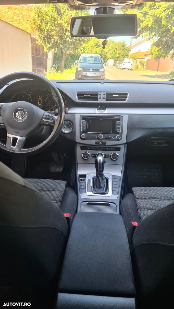 Volkswagen Passat 2.0 TDI BlueMotion Technology DSG Comfortline - 4