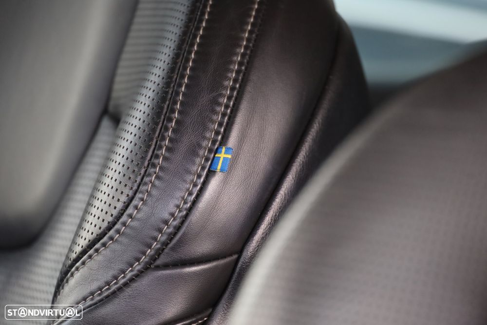 Volvo XC 90 2.0 D5 Momentum AWD - 9